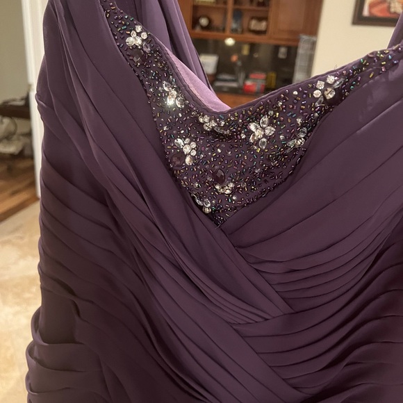 Dress - Picture 5 of 5